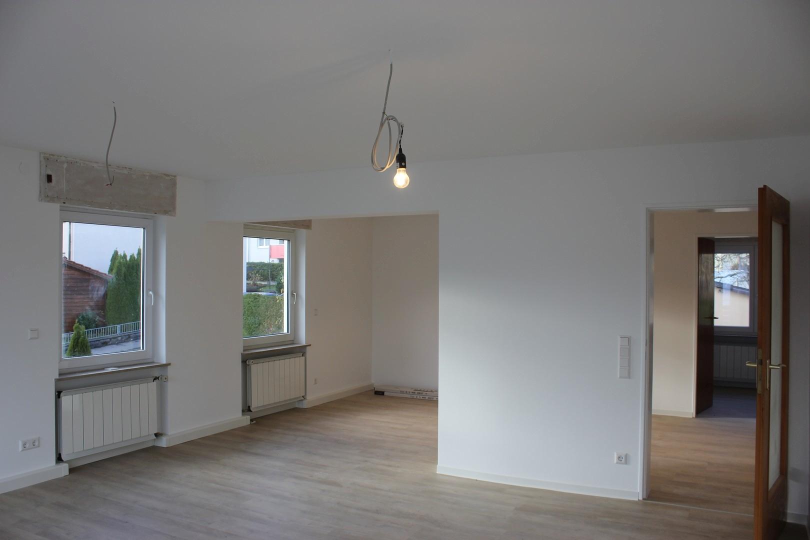 großes Wohn- und Esszimmer