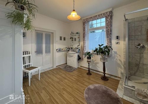 1 OG Badezimmer 