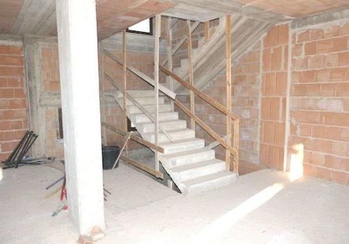 TREPPE ERDGESCHOSS