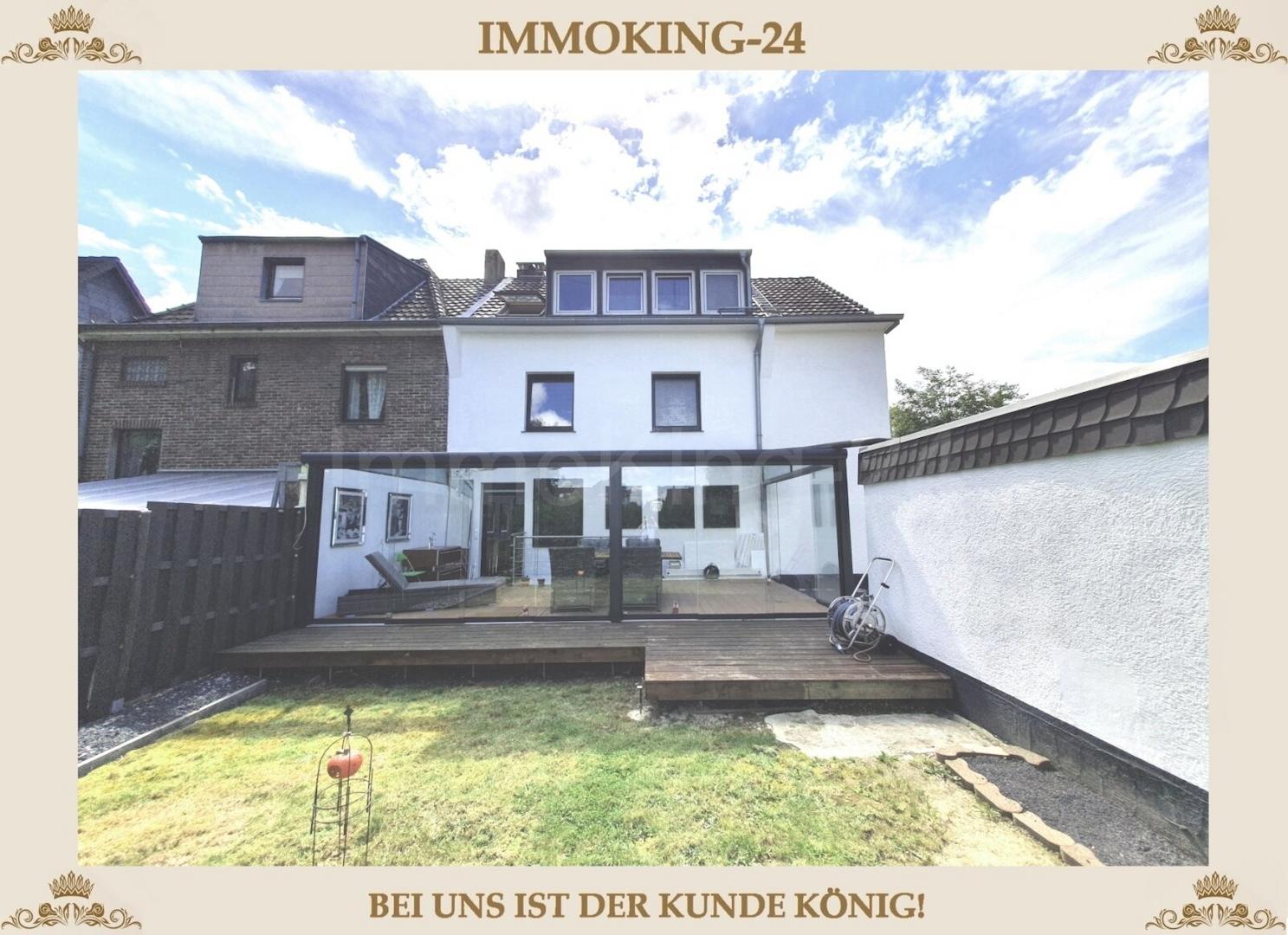 IHR NEUES DREIFAMILIENHAUS!