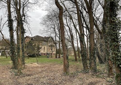 Garten hinter Villa