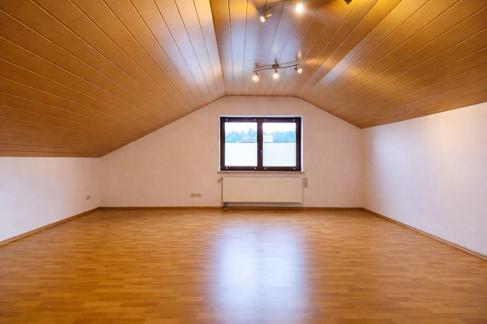 Schlafzimmer 1/Büro/Kind DG