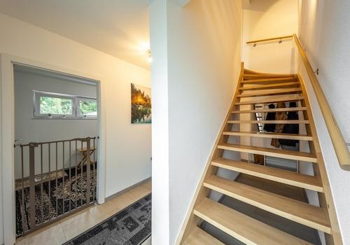 Eingangsbereich / Treppe UG