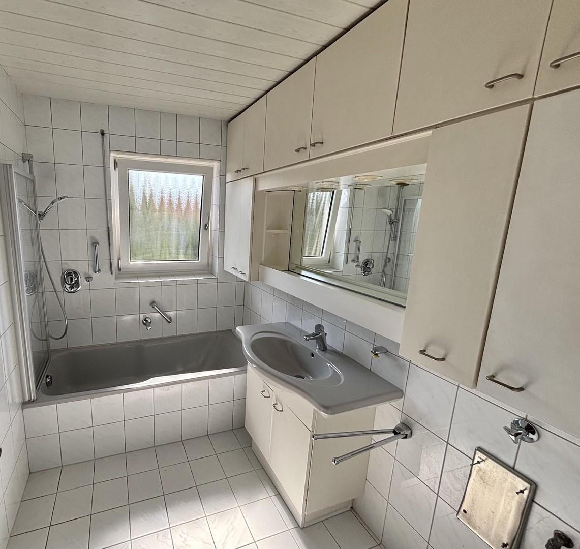 Badezimmer mit Badewanne