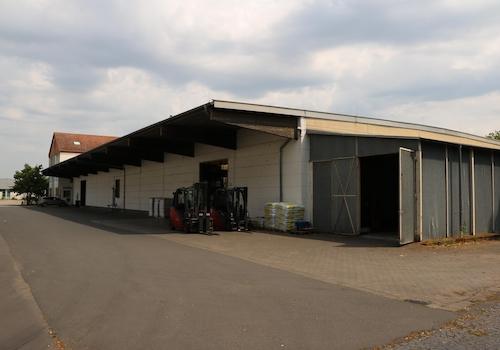 Gefahrguthalle mit Anbau