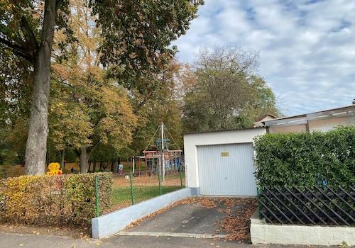Garage + Stellplatz