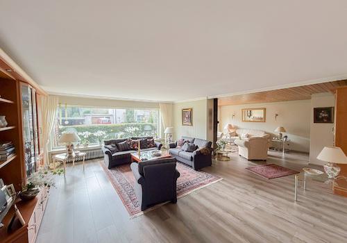 großes Wohnzimmer (EG)