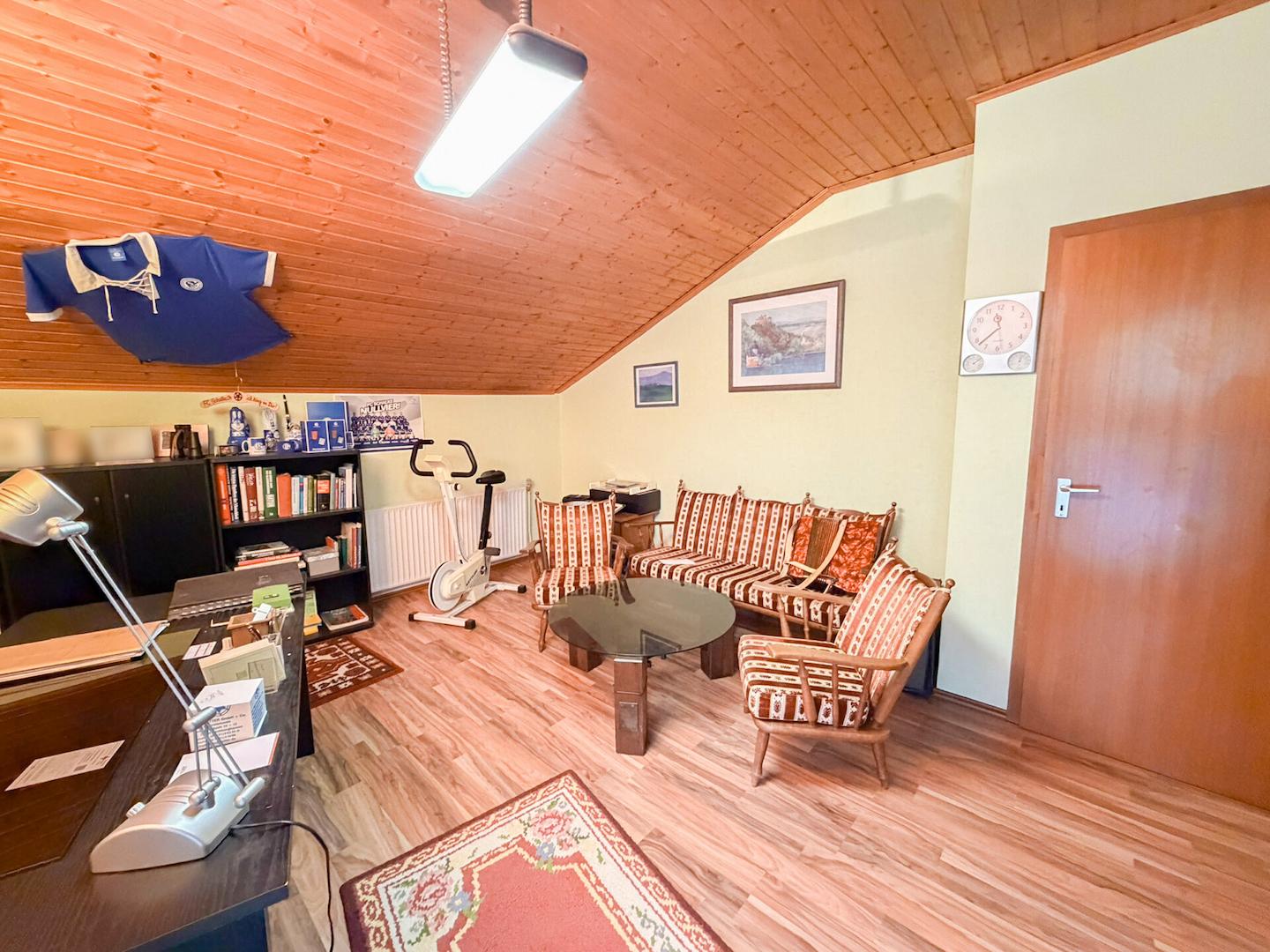 Büro (DG) 