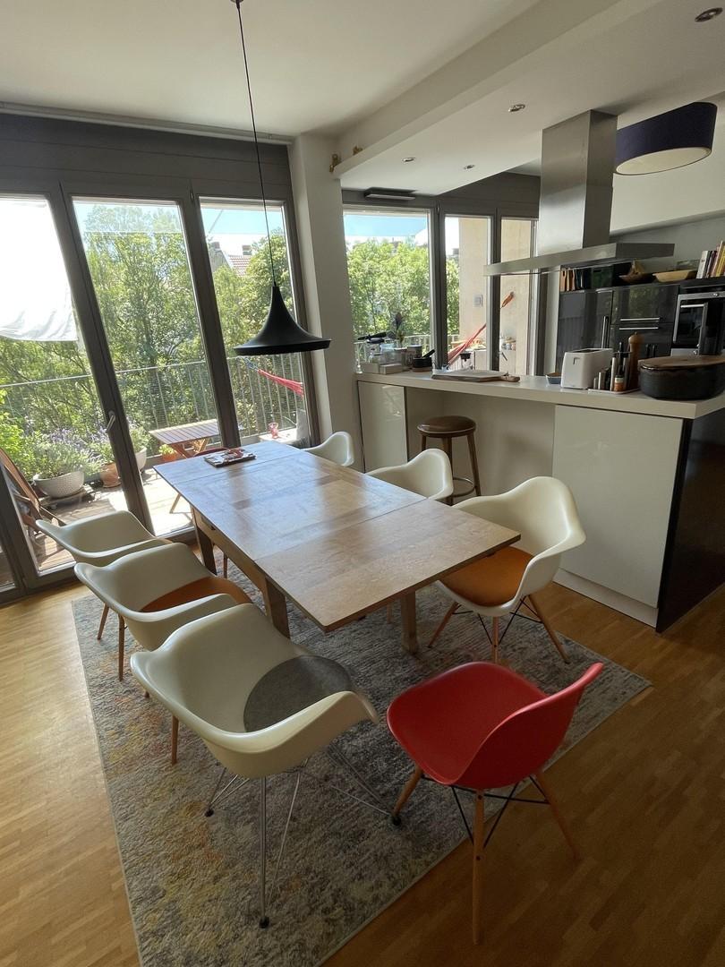 Essplatz mit Balkon 