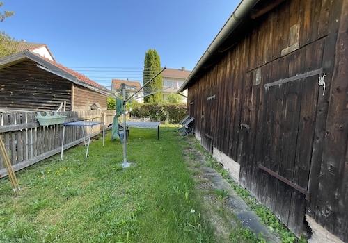 Nutzfläche neben dem Schuppen