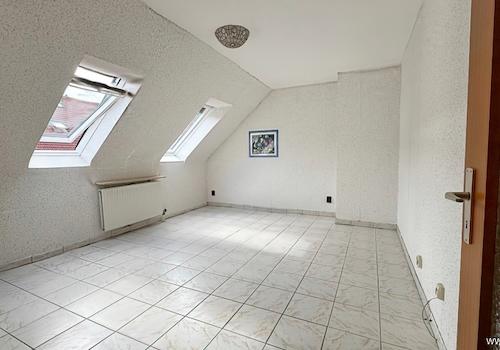 OG linkes Schlafzimmer