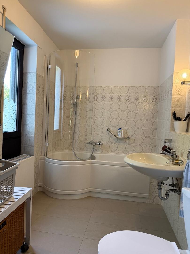 helles Badezimmer