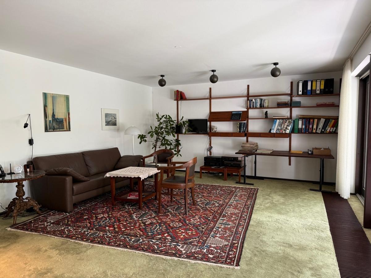 großes helles Wohn,- Esszimmer