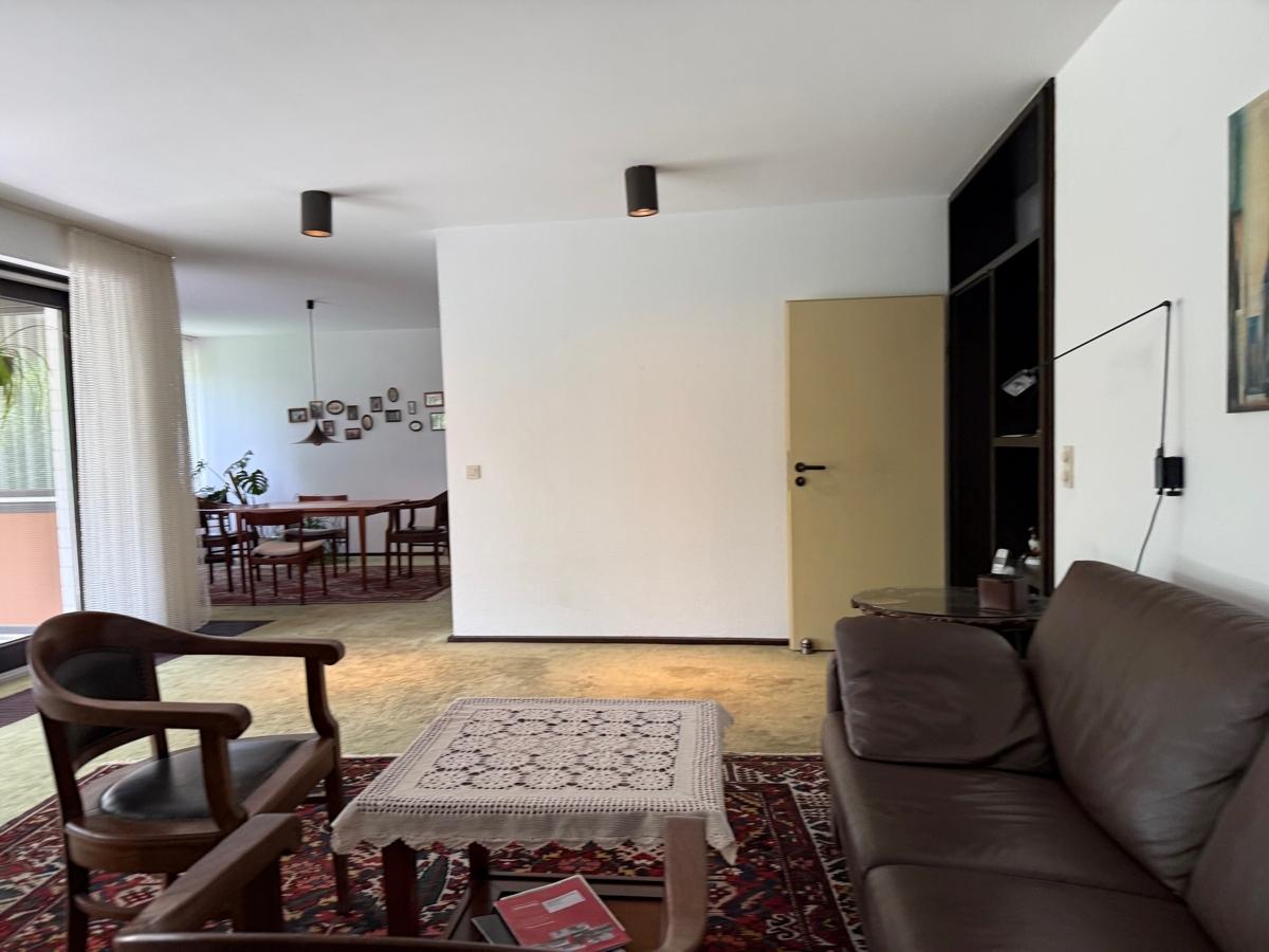großes helles Wohn,- Esszimmer