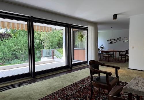 großes helles Wohn,- Esszimmer