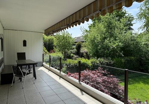 überdachter Balkon