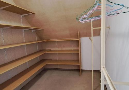 Begehbarer Kleiderschrank