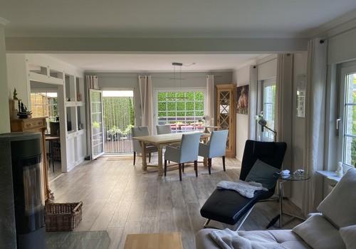 Wohnzimmer mit Essbereich