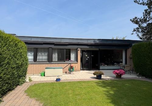Rückansicht mit Terrasse