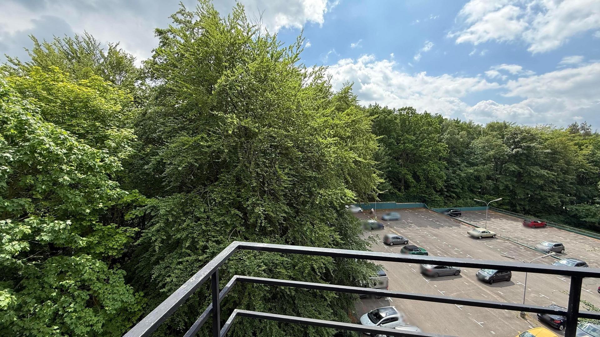 Stellplatz für PKW am Haus