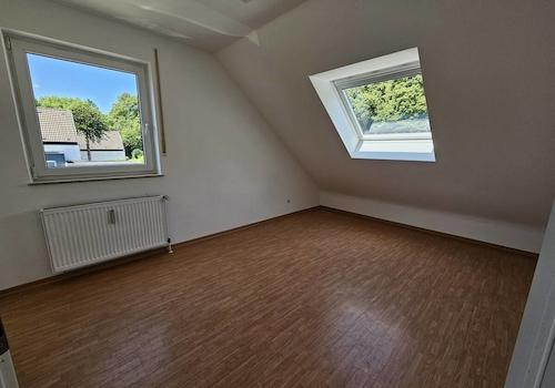 Schlafzimmer/Kinderzimmer/Büro