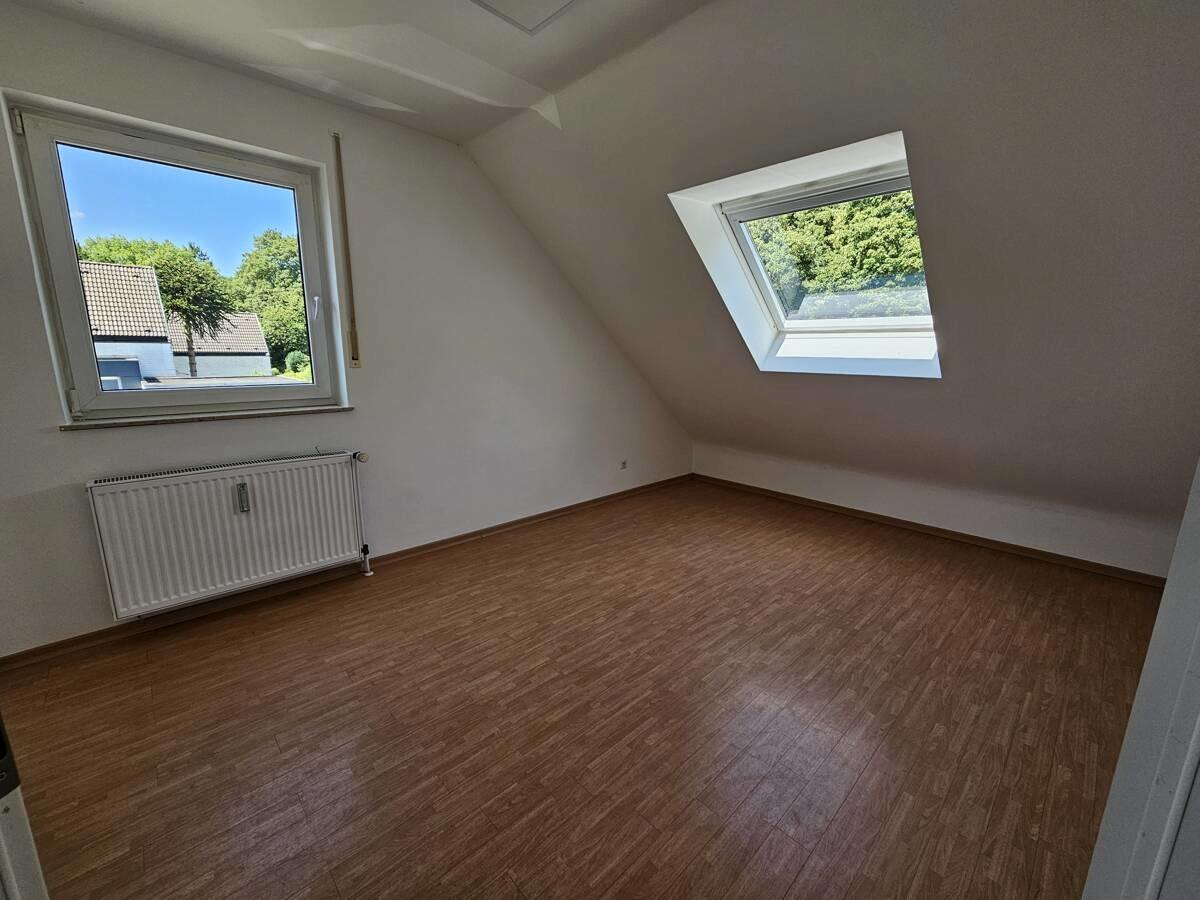 Schlafzimmer/Kinderzimmer/Büro