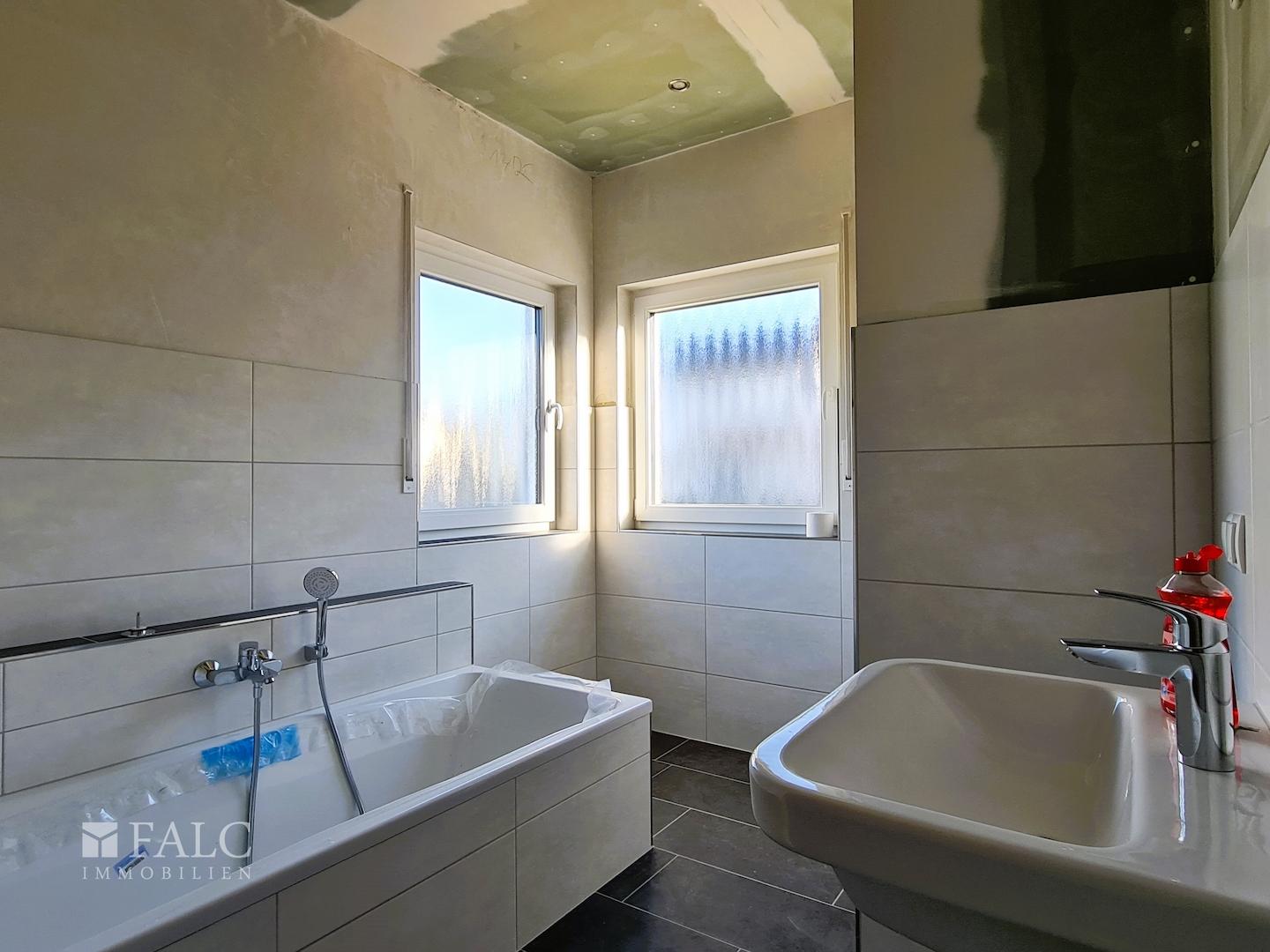 Bad mit Wanne