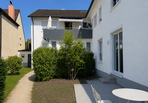 Terrasse mit Garten
