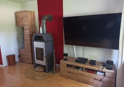 Wohnzimmer mit Kamin