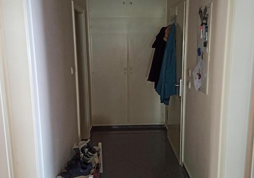 Flur mit Wandschrank