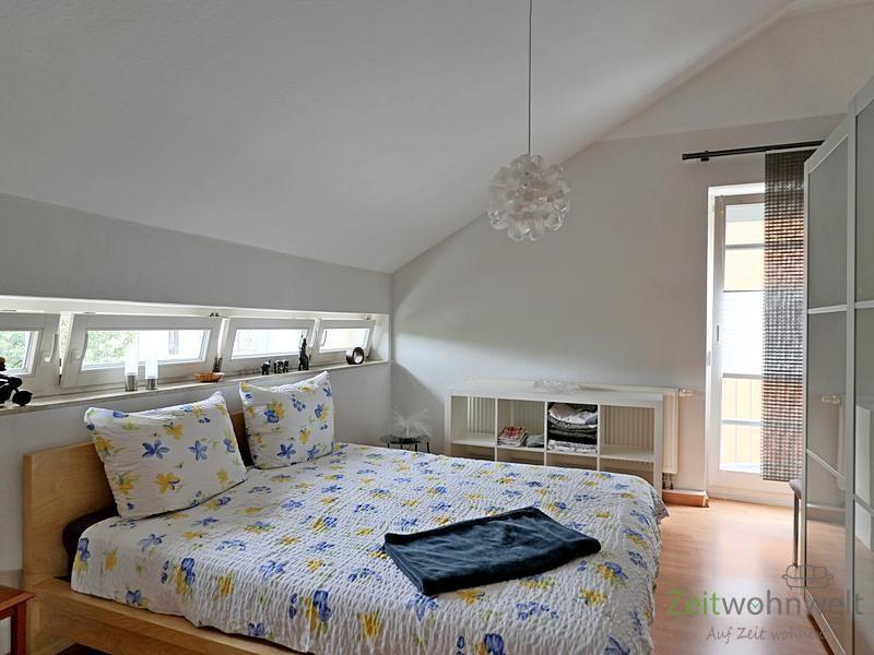 Doppelbett im Schlafzimmer