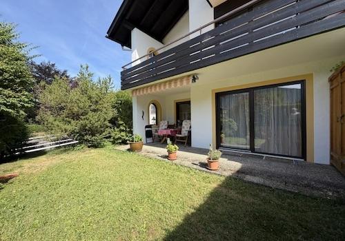 Terrasse mit vorgel. Garten