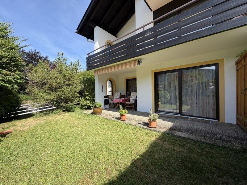 Terrasse mit vorgel. Garten