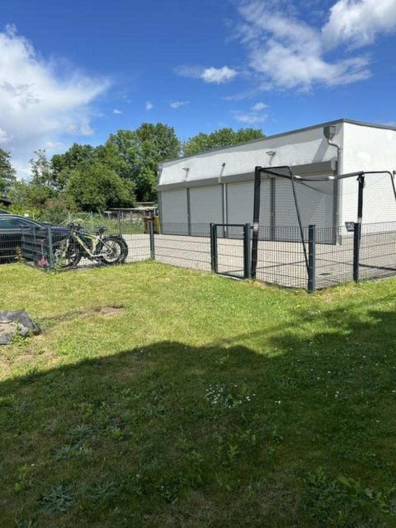 Garten mit Zugang zum Hof 