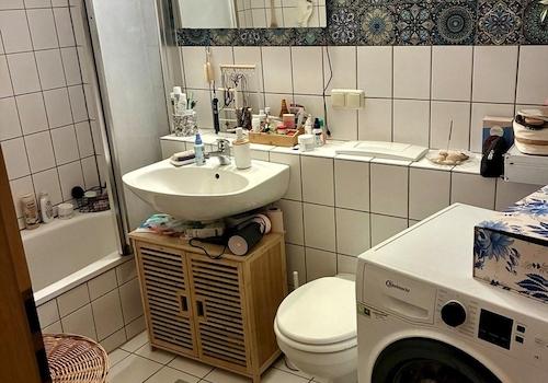 Tageslichtbad mit Wanne