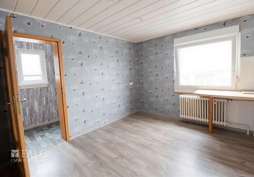 Küche mit Speisekammer