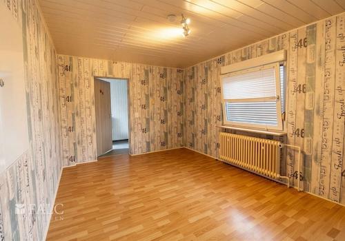 Büro, Hobbyraum mit angrenzendem Bad