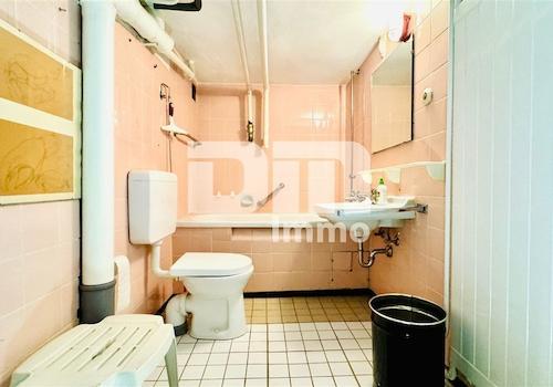 Souterrain Badezimmer / Wanne