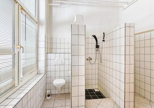 Sanitärbereich mit Dusche