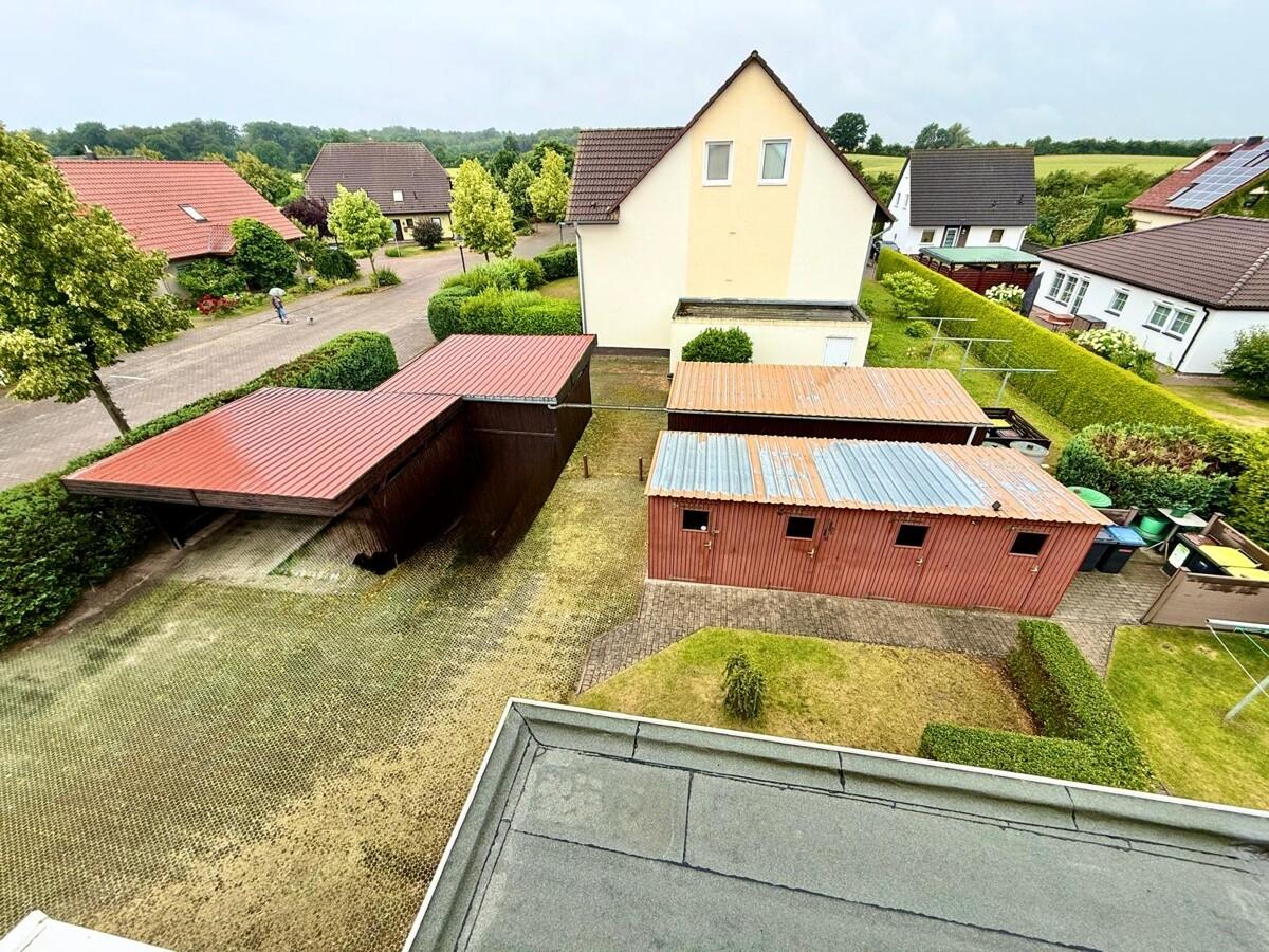 Carport und Gartenschuppen