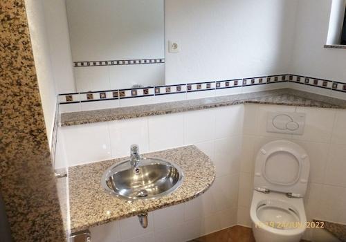 Bad Waschbecken WC