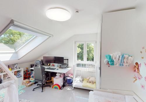 Kinder und Arbeitszimmer