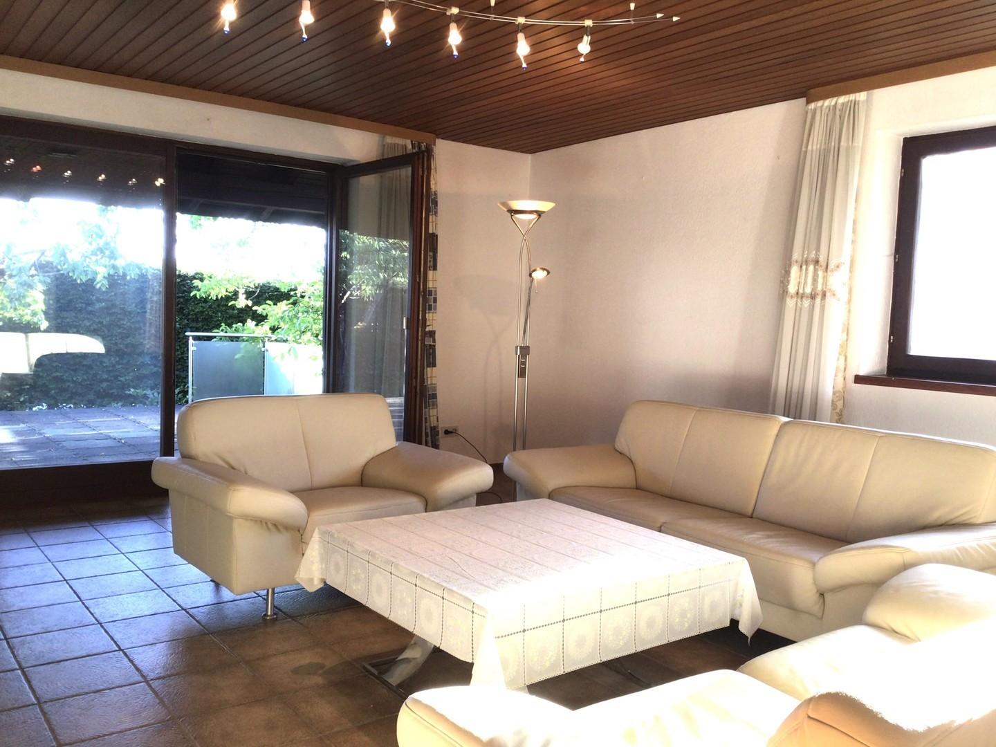 Wohnzimmer zur Terrasse 
