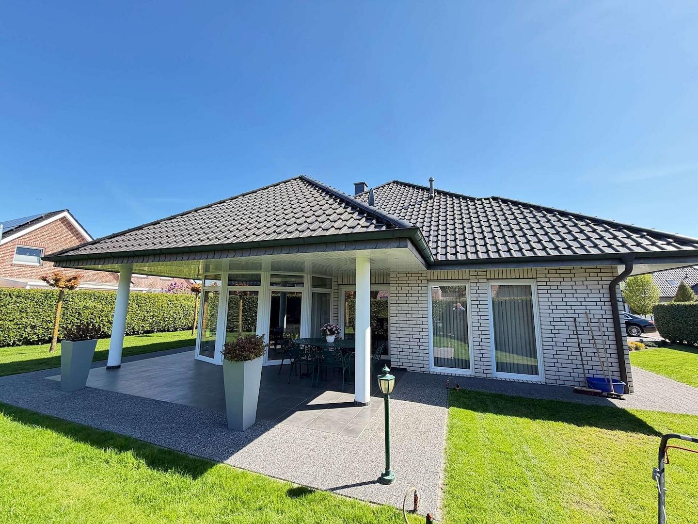 Teilüberdachte Terrasse