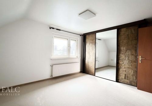 Schlafzimmer 1, 1.OG (Altbau)