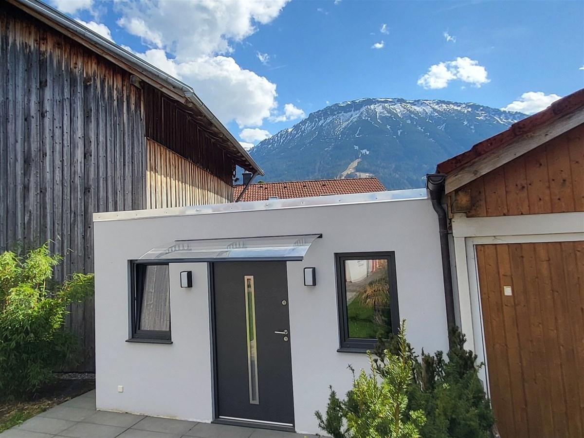 massives Gartenhaus