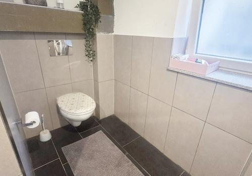 UG WC