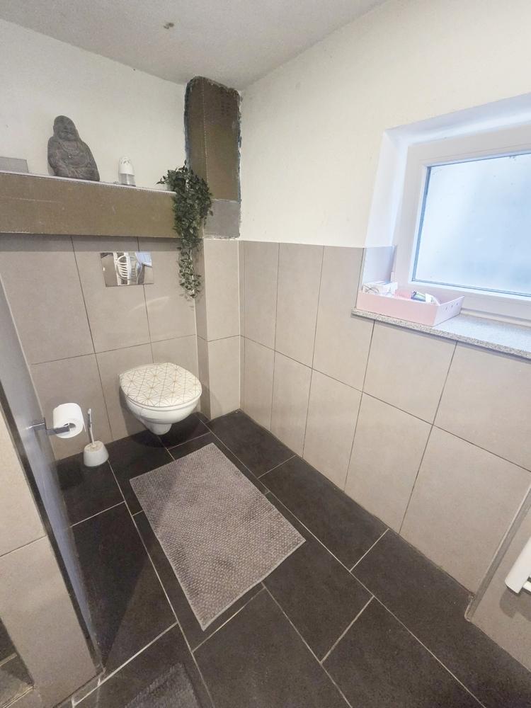 UG WC