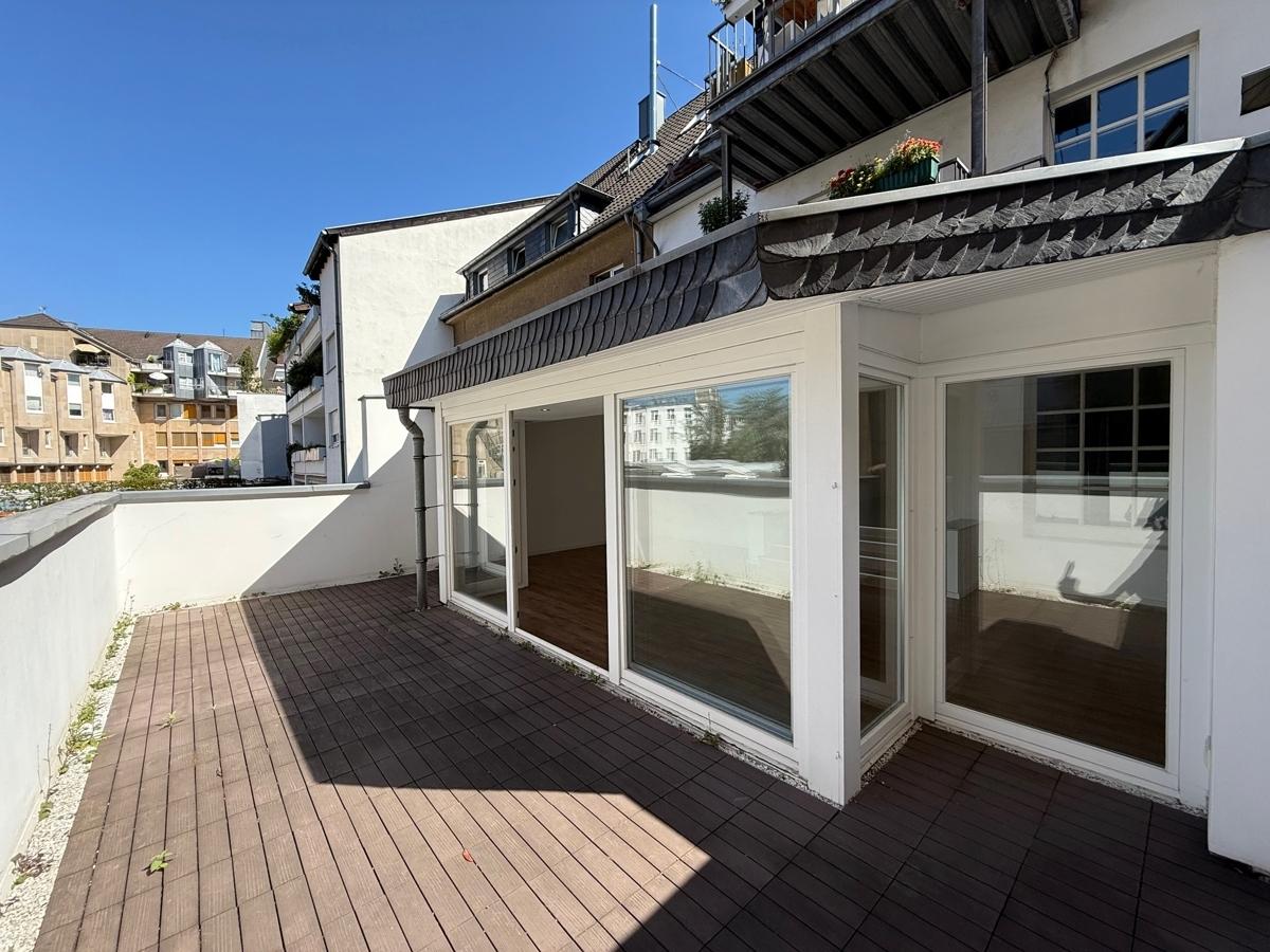 Rückansicht mit gr. Terrasse