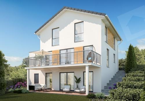 Gartenansicht mit Balkon